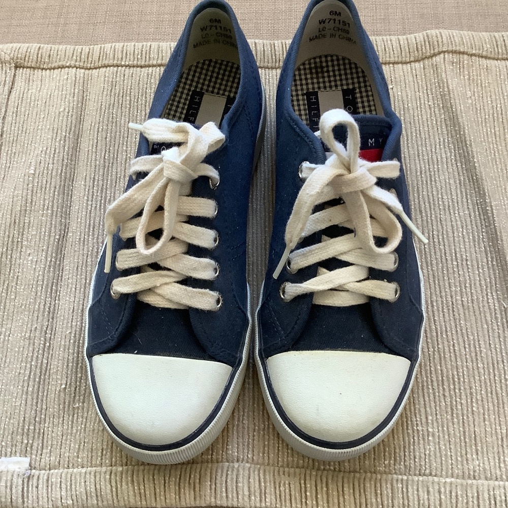 Tommy Hilfiger navy blue canvas sneakers
